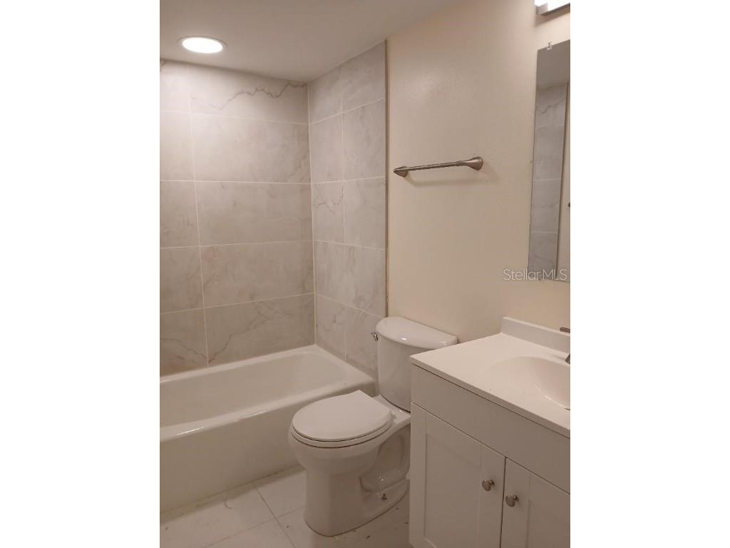 5787 Summer Side Lane #4B Sarasota FL 34231 A4662759 image14