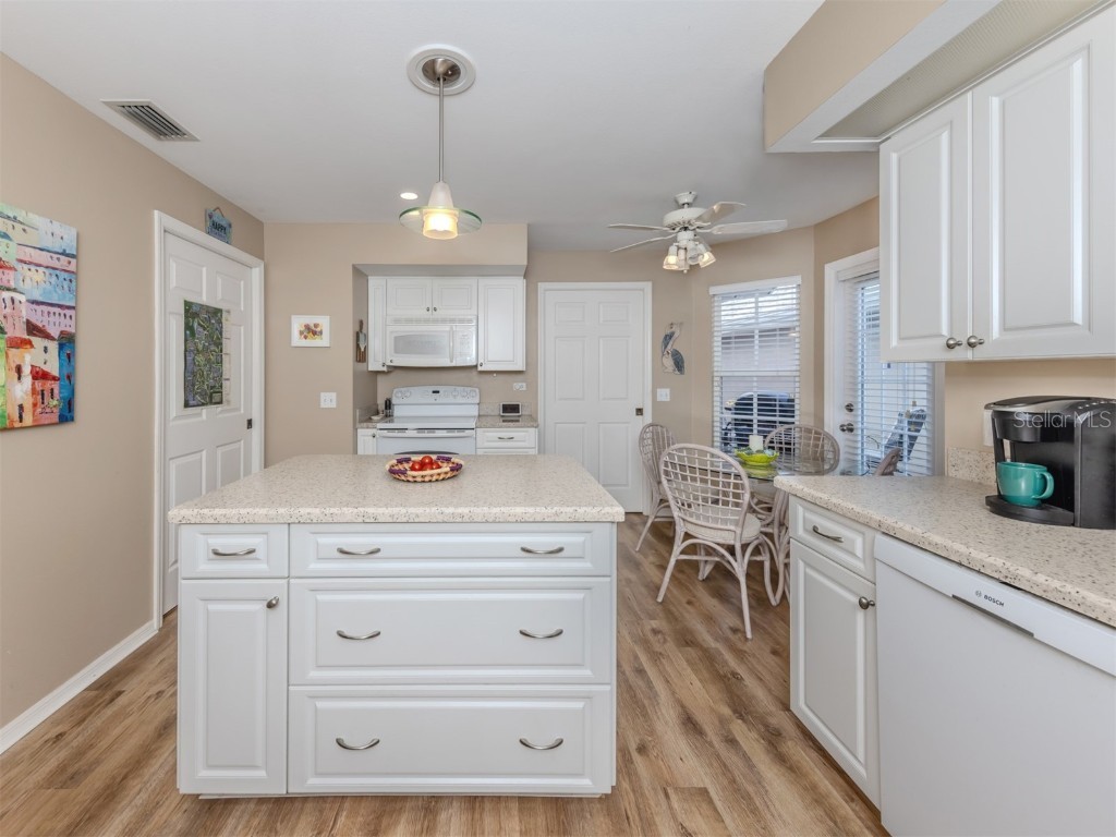 579 Clubside Circle #37 Venice FL 34293 N6140267 image19