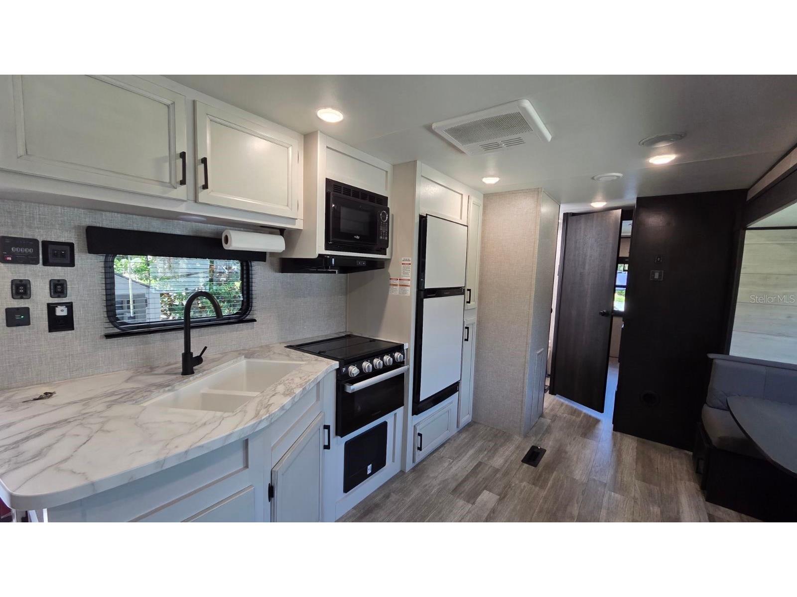 579 Waterway Drive River Ranch FL 33867 TB8524842 image15