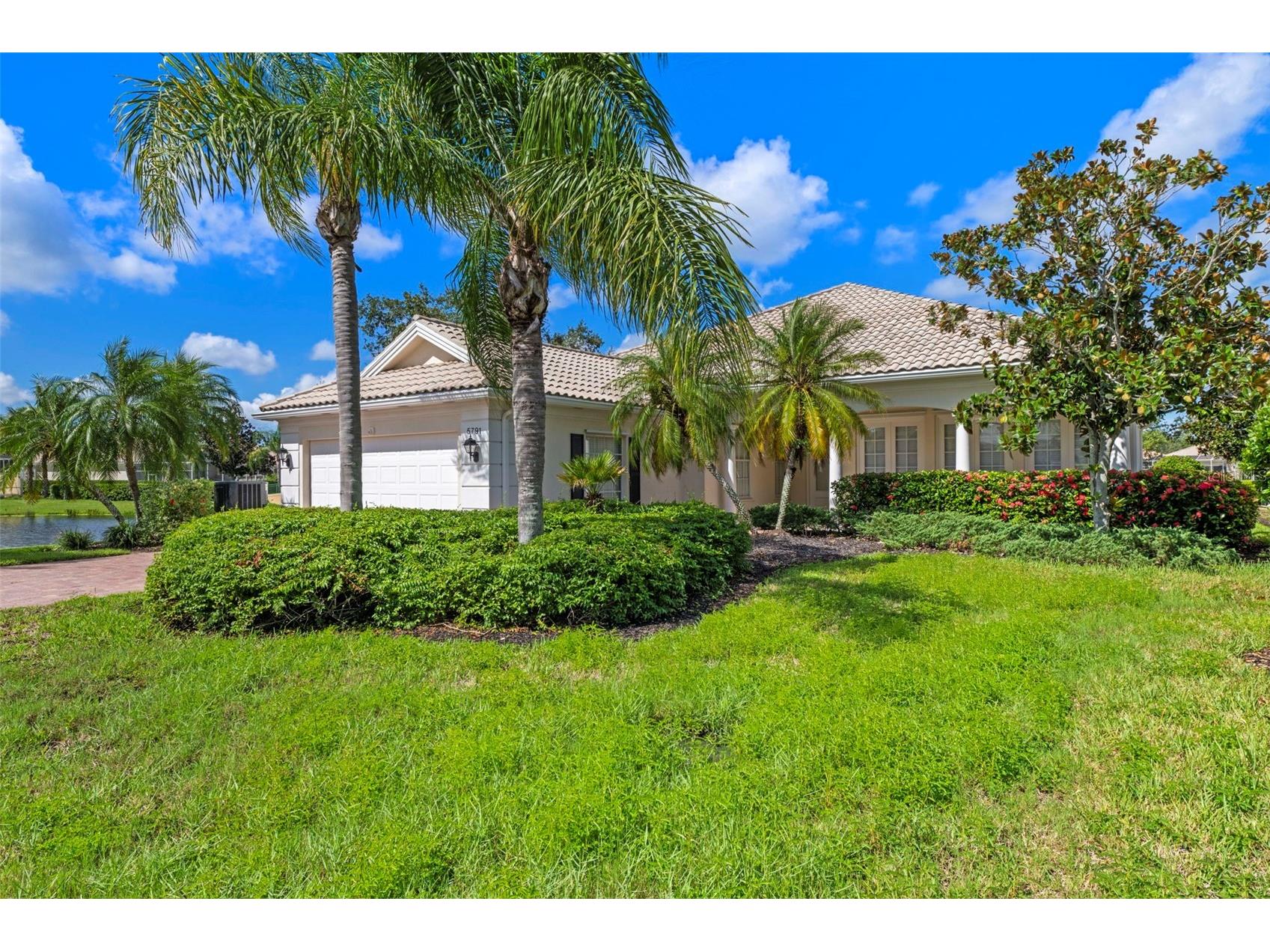 5791 Girona Place Sarasota FL 34238 A4664144 image1