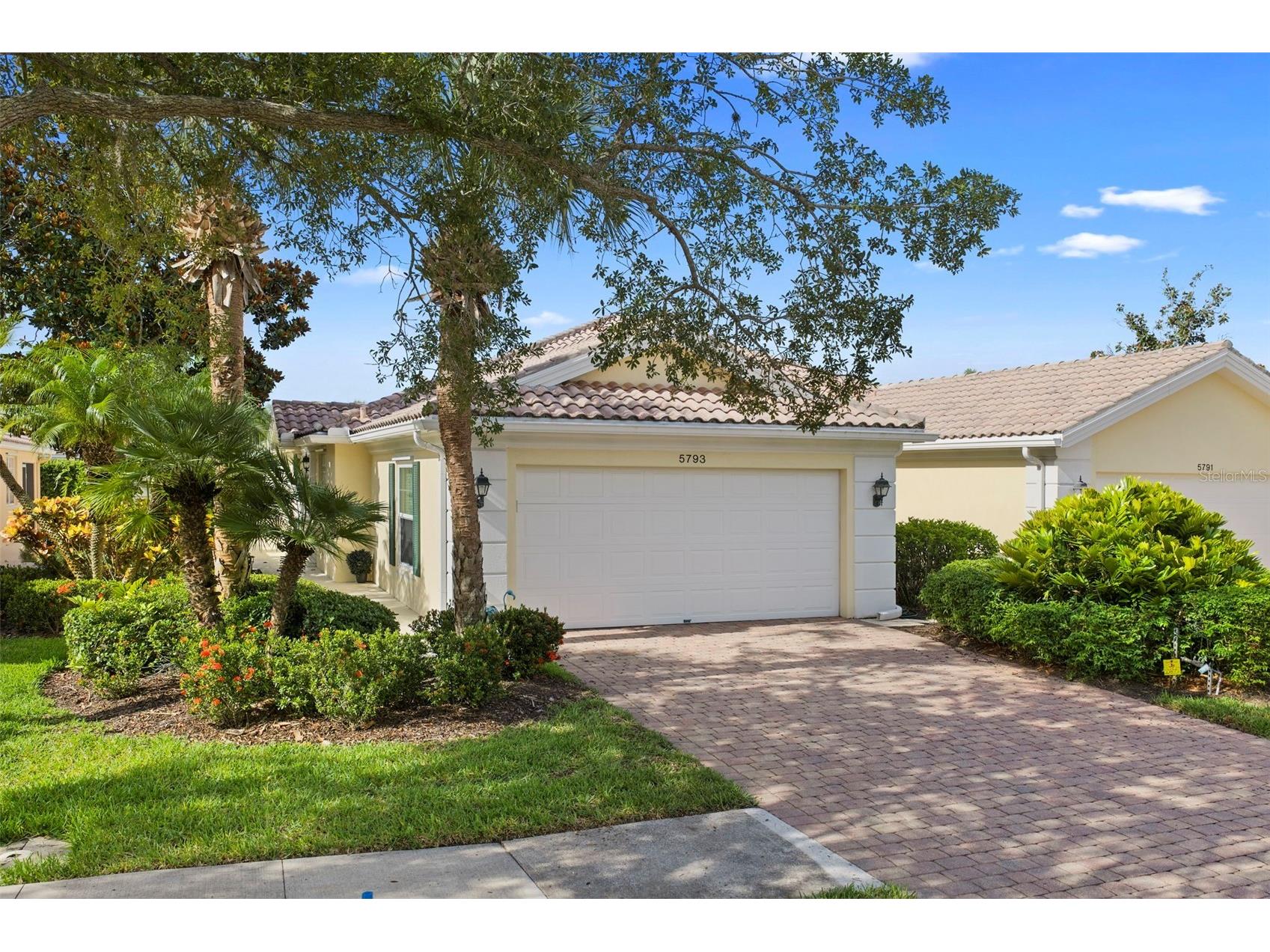 5793 Ithaca Way Sarasota FL 34238 A4696958 image2