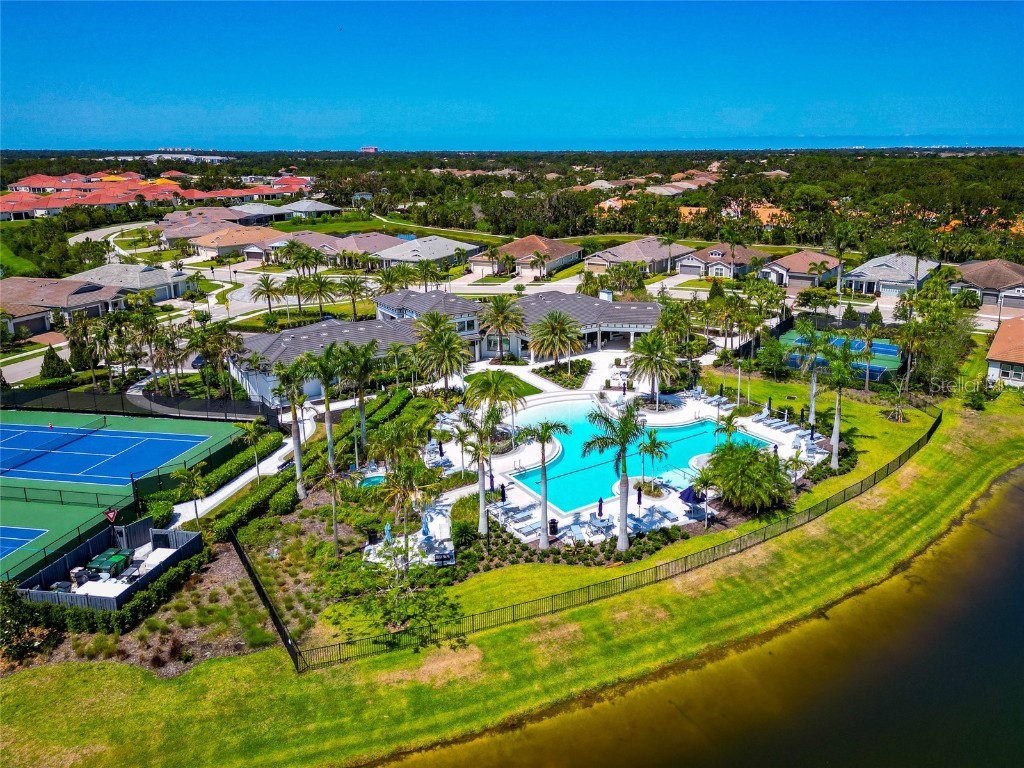 5798 Long Shore Loop Sarasota FL 34238 A4660705 image40