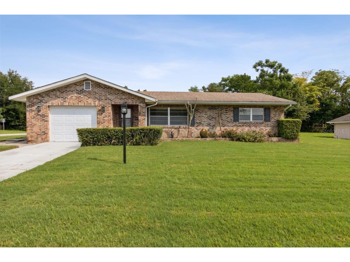 58 Lantana Drive Debary FL 32713 V4938514 image1