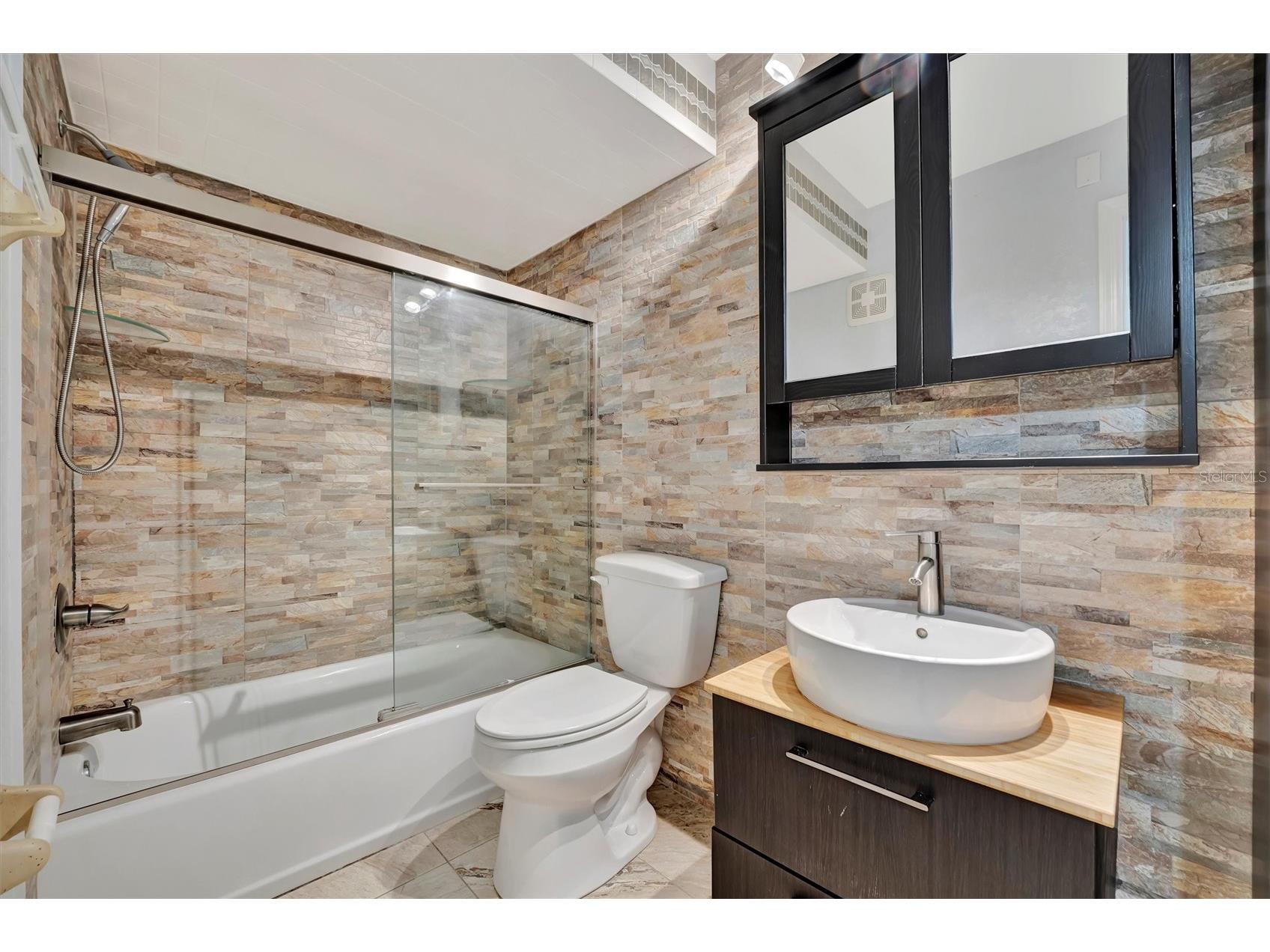 5800 Hollywood Boulevard #115 Sarasota FL 34231 A4691508 image17