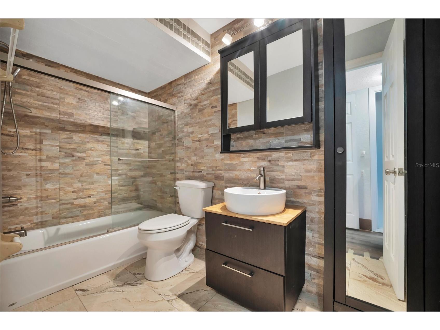 5800 Hollywood Boulevard #115 Sarasota FL 34231 A4691508 image18