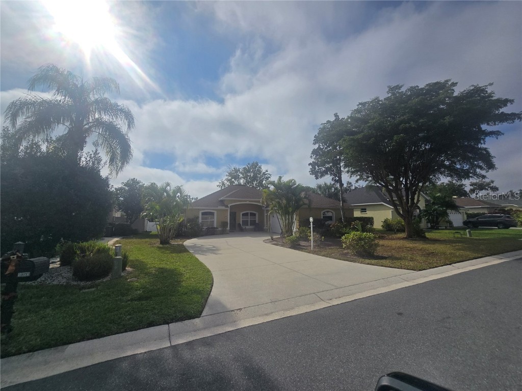 5803 32nd Street E Ellenton FL 34222 A4672452 image1
