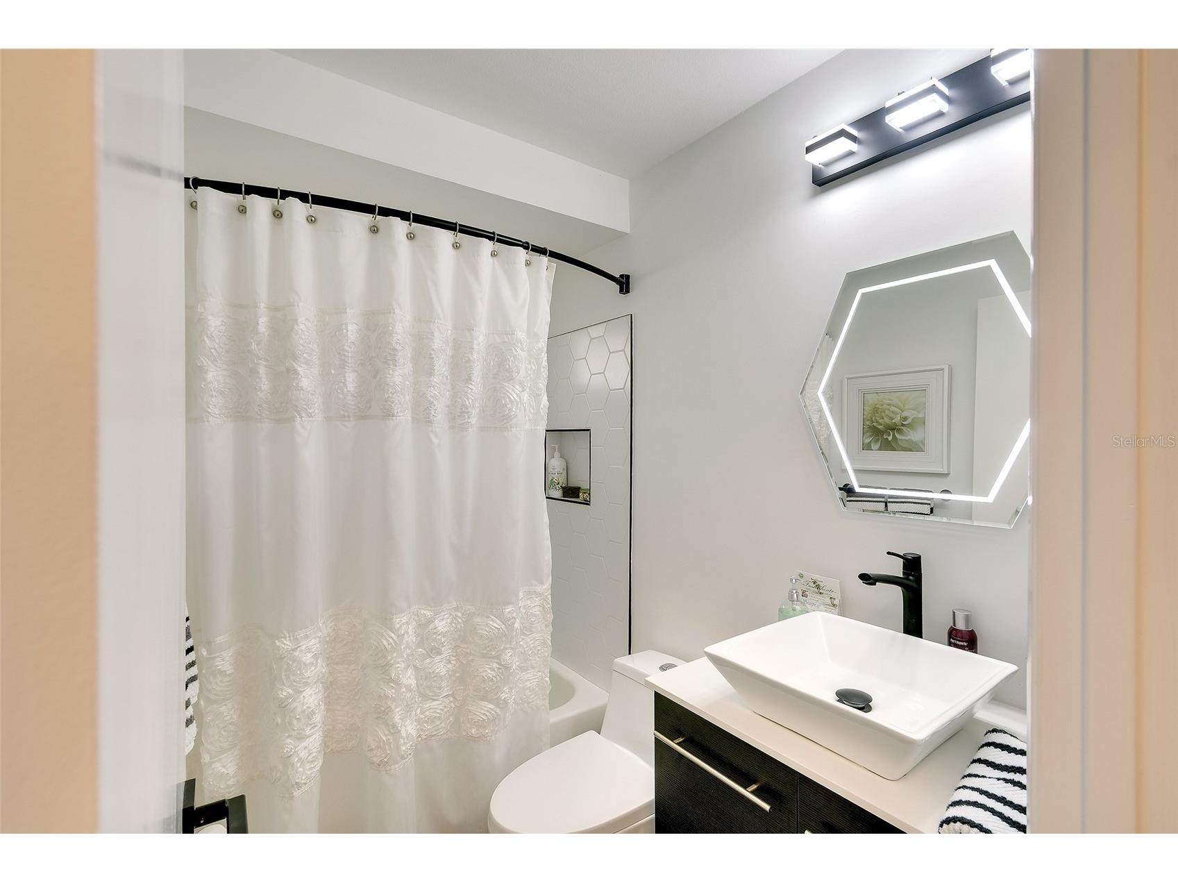 5803 Garden Lakes Drive Bradenton FL 34203 A4683943 image14