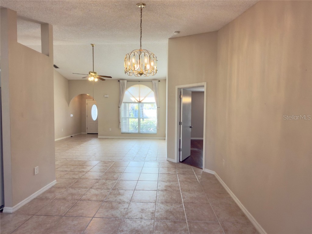 5805 Helen Way Sarasota FL 34243 O6365503 image4