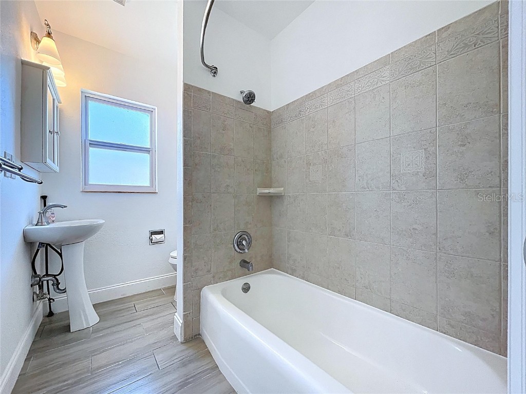 5806 Liverpool Drive Tampa FL 33615 TB8381610 image29