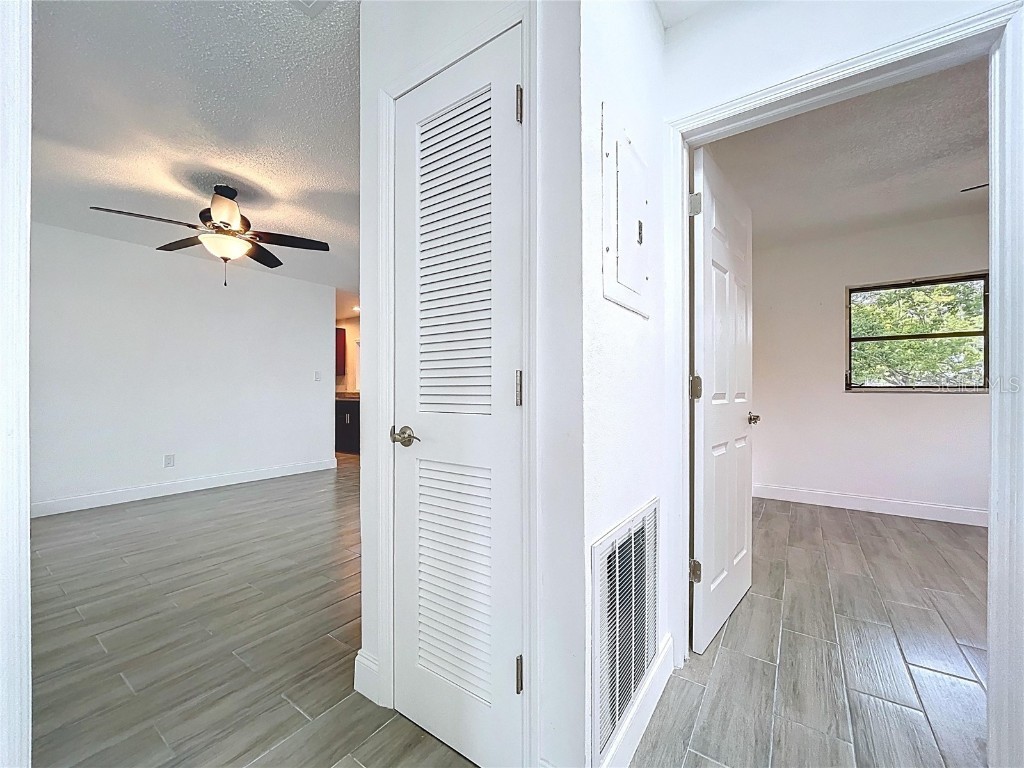 5806 Liverpool Drive Tampa FL 33615 TB8381610 image32