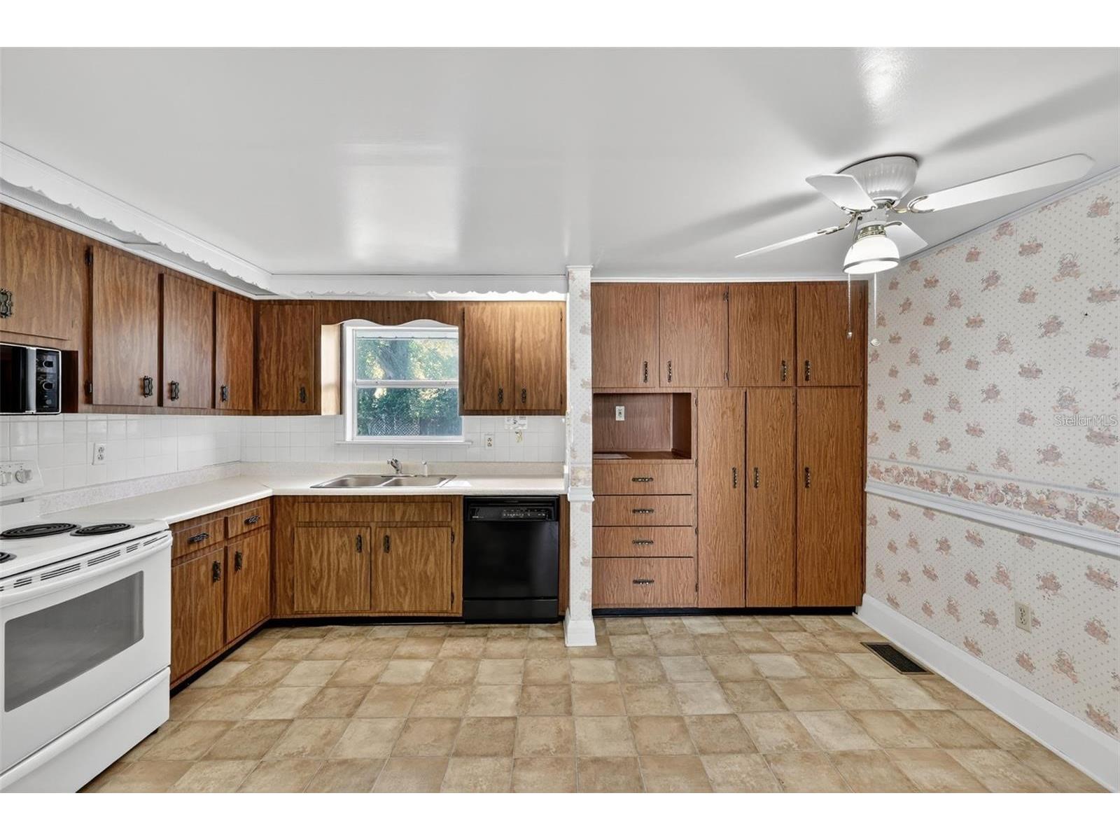 5806 N Cherokee Avenue Tampa FL 33604 TB8517075 image7