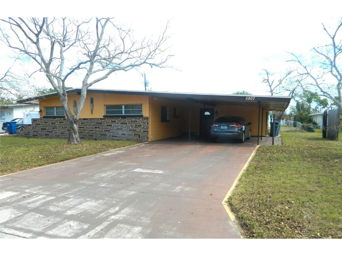 5807 23rd Street W Bradenton FL 34207 A4642509 image1