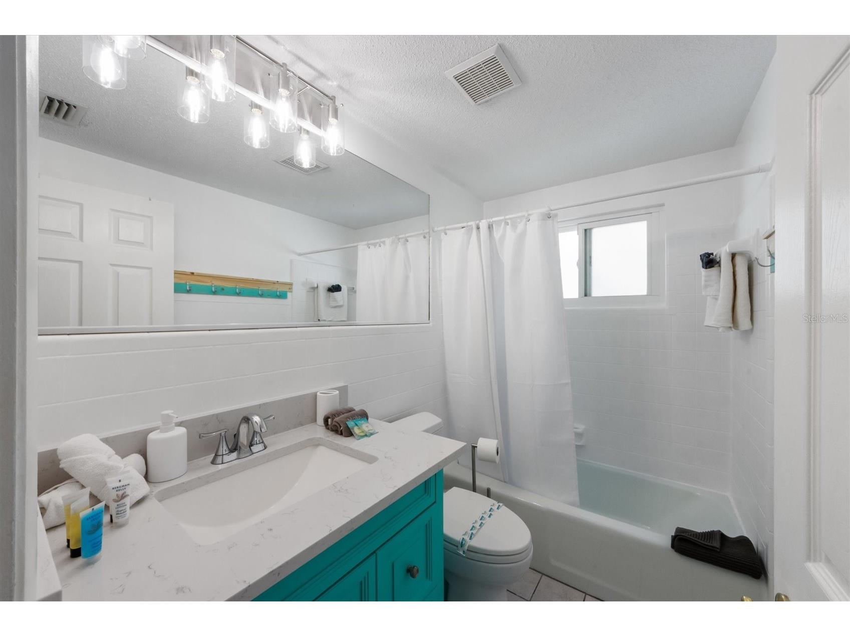 5807 De Palmas Avenue Holmes Beach FL 34217 A4682858 image13