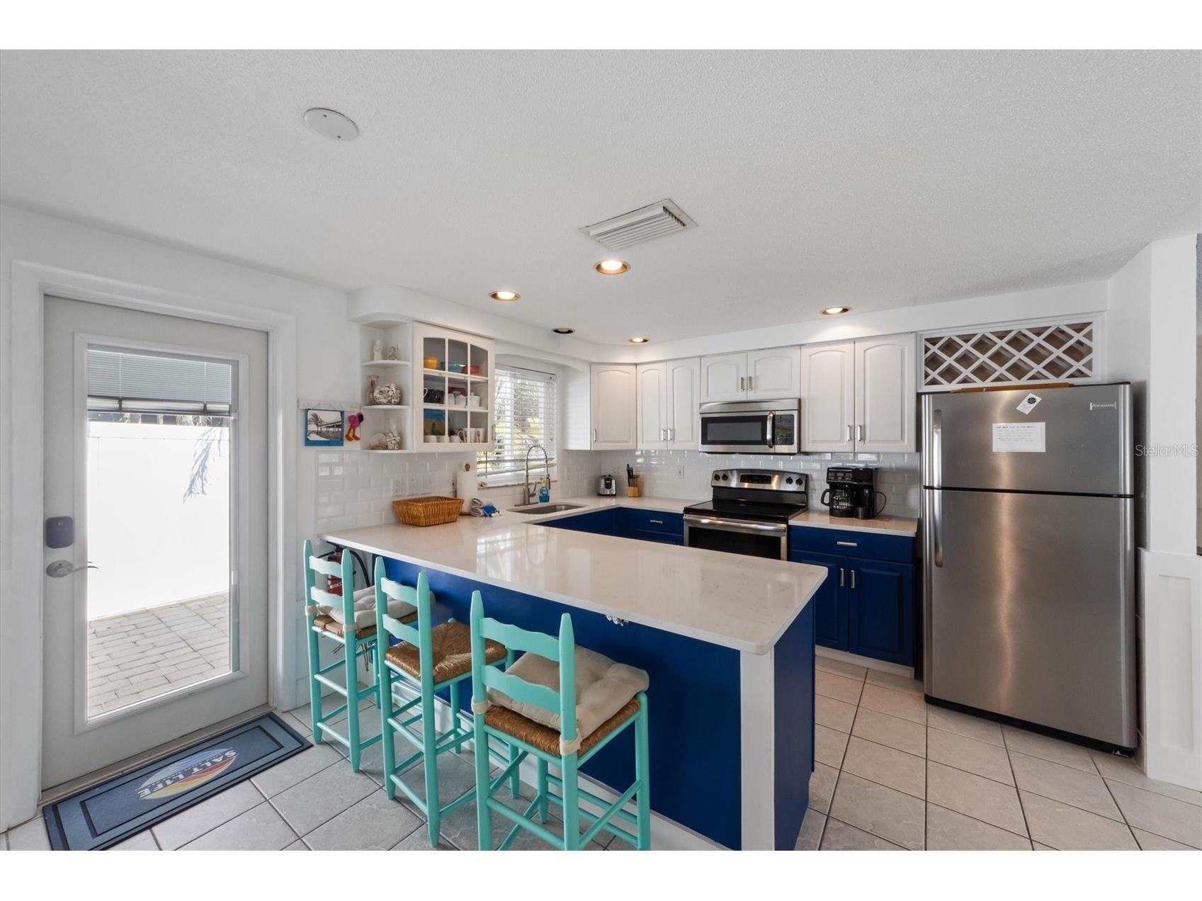 5807 De Palmas Avenue Holmes Beach FL 34217 A4682858 image5