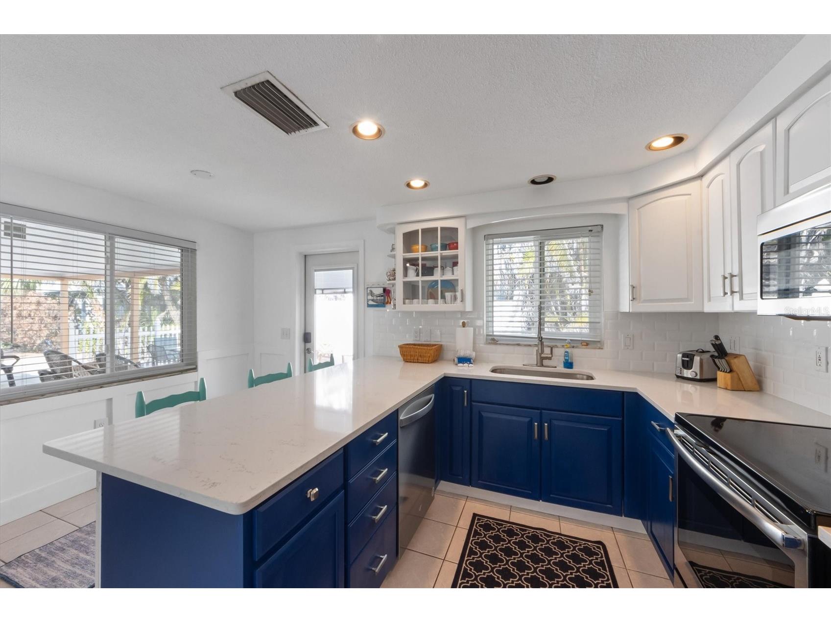 5807 De Palmas Avenue Holmes Beach FL 34217 A4682858 image7