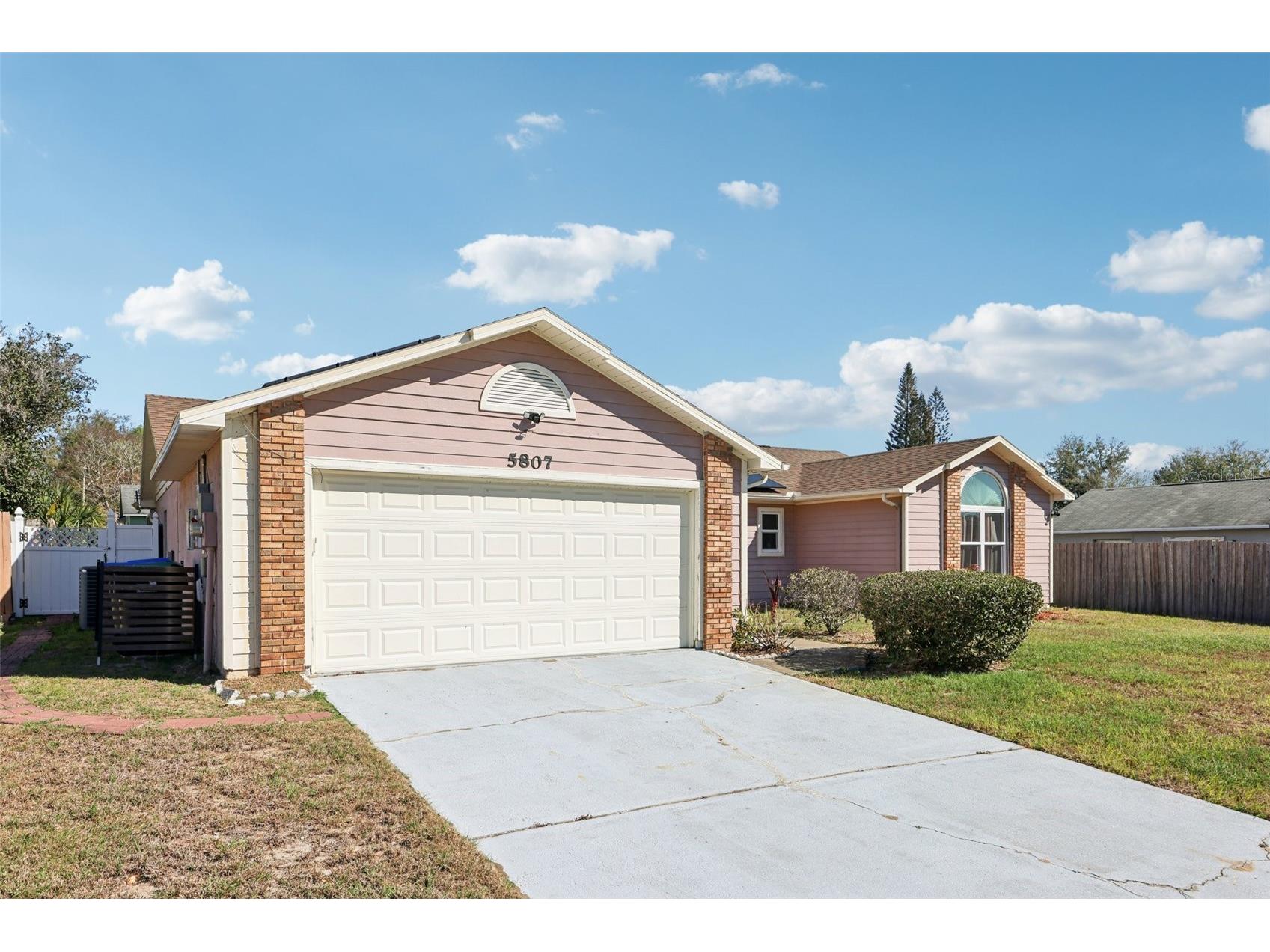5807 Fox Hunt Trail Orlando FL 32808 TB8480487 image2