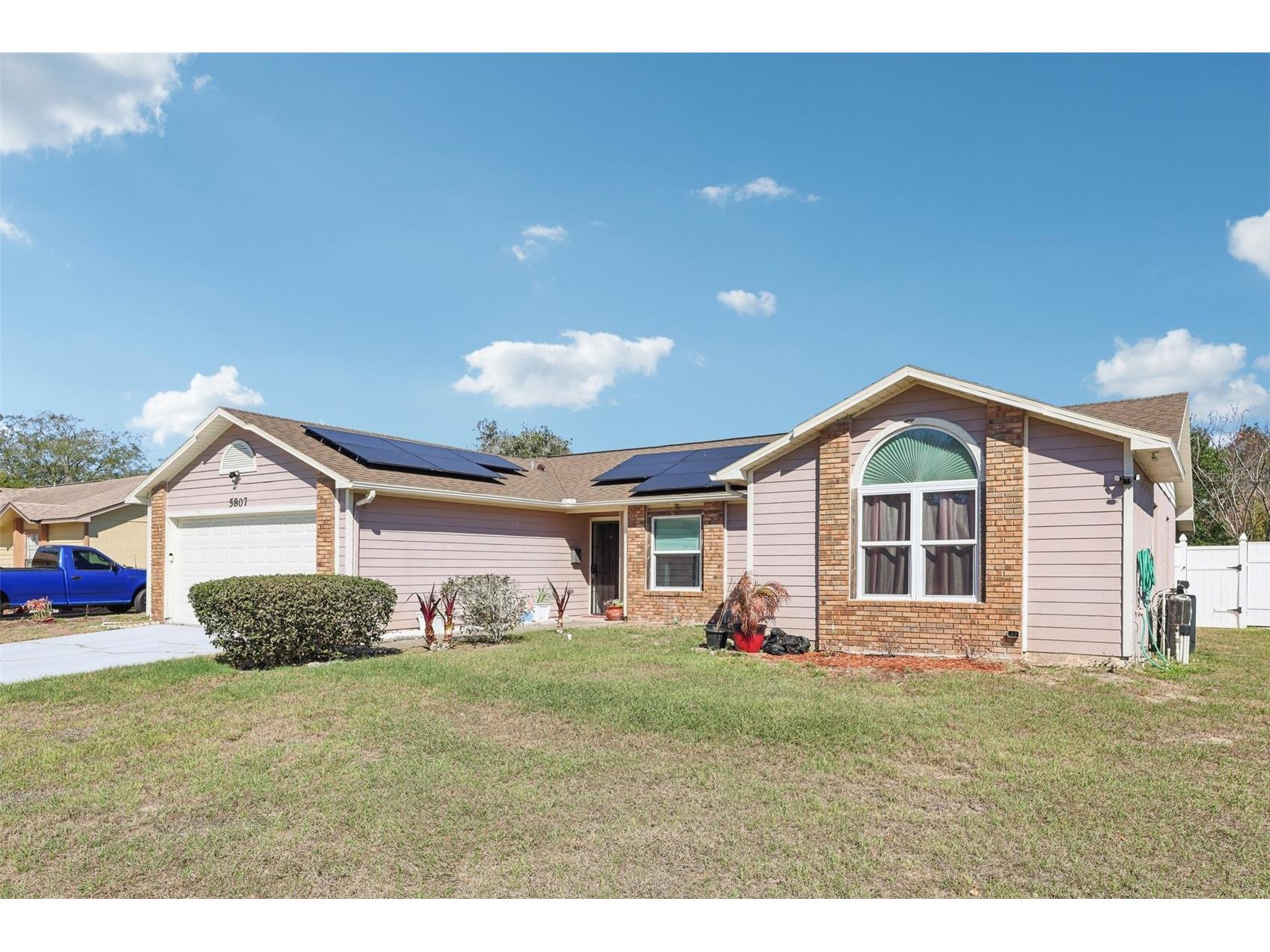 5807 Fox Hunt Trail Orlando FL 32808 TB8480487 image3
