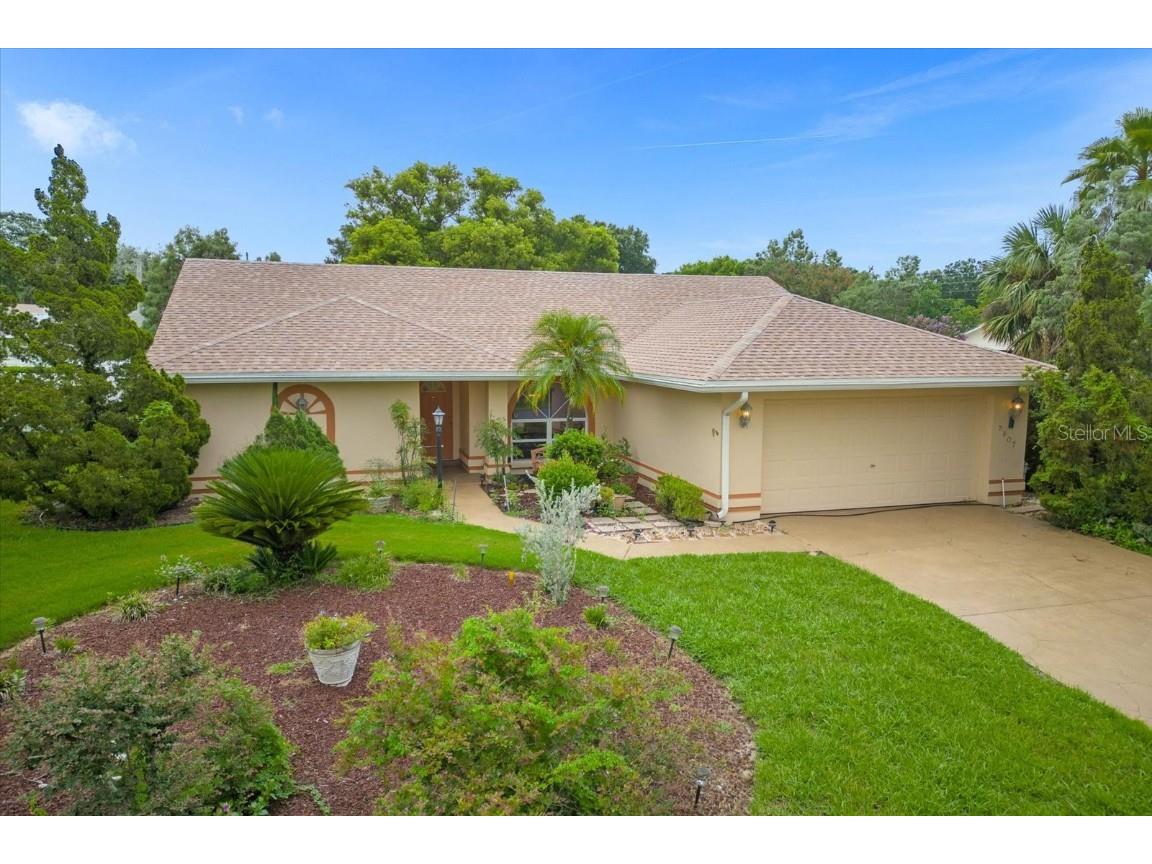 5807 Manchester Drive E Lakeland FL 33810 L4938480 image1