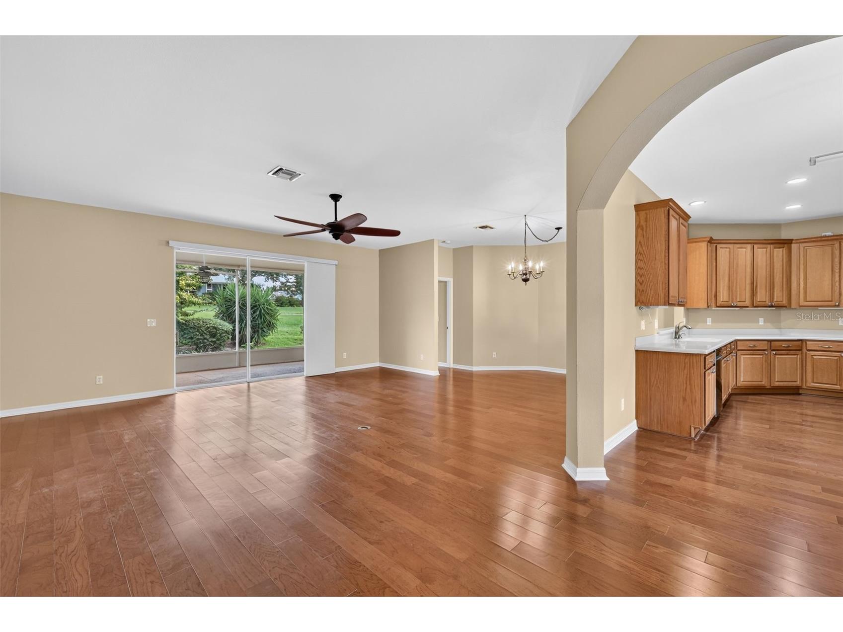5809 Bounty Circle Tavares FL 32778 - LITTLE LAKE HARRIS G5115378 image7