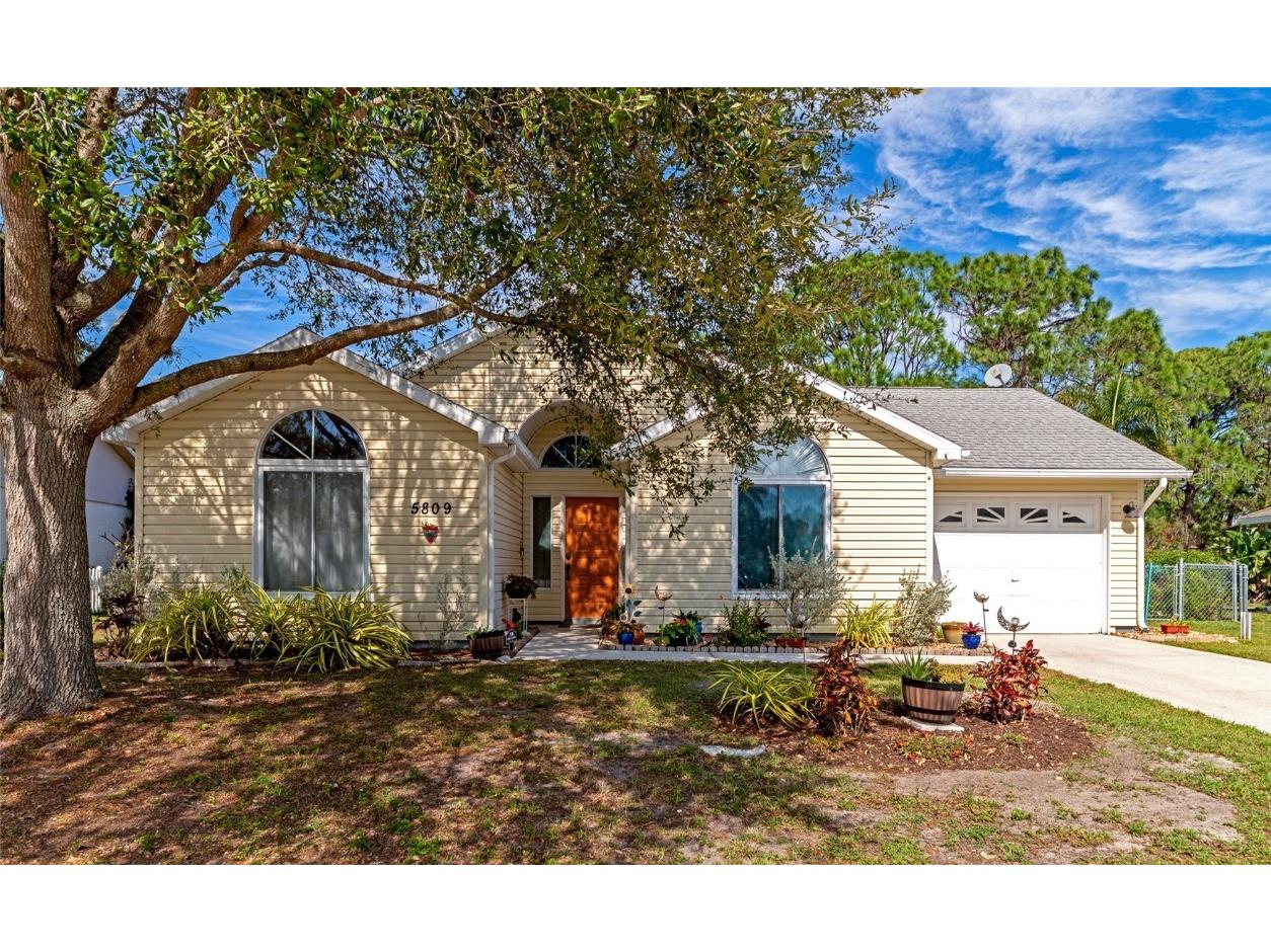 5809 Pauma Place Sarasota FL 34232 A4597954 image1