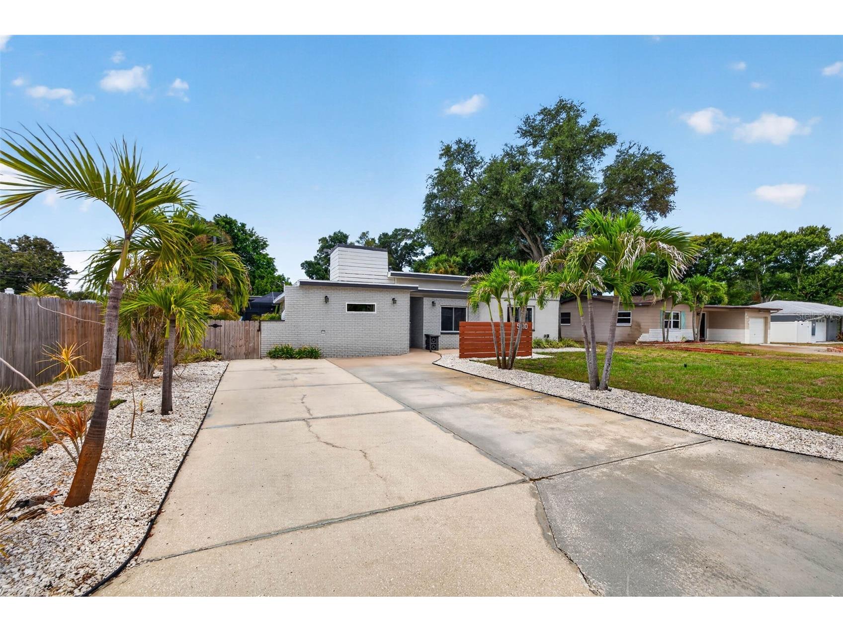5810 20th Avenue S Saint Petersburg FL 33707 TB8527768 image3