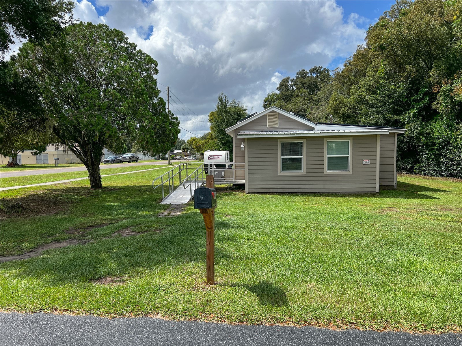 5811 11th Street Zephyrhills FL 33542 TB8434841 image1