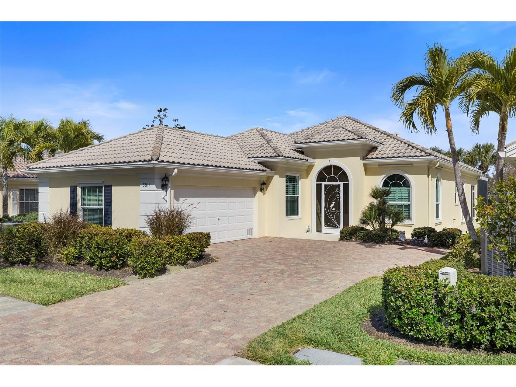 5811 Wilena Place Sarasota FL 34238 A4680925 image1