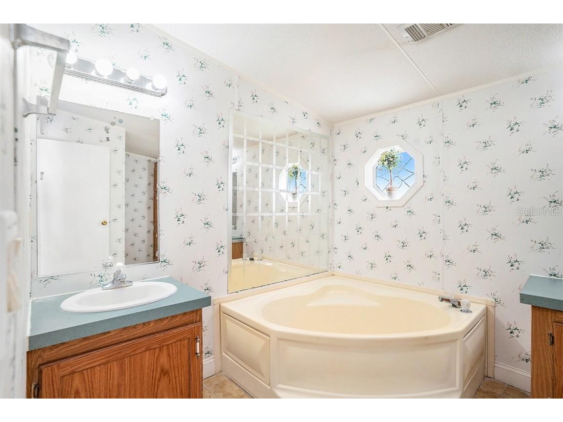 5813 Coventry Drive Tampa FL 33615 TB8434063 image12