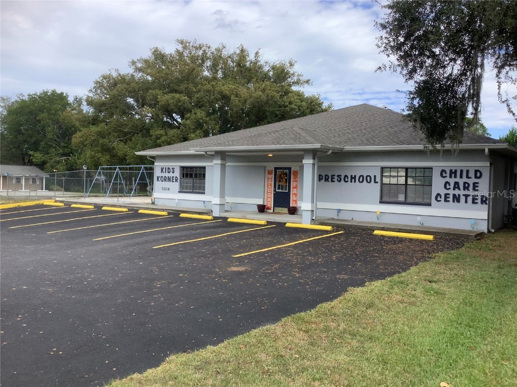 5814 8th St Zephyrhills FL 33542 TB8445750 image1