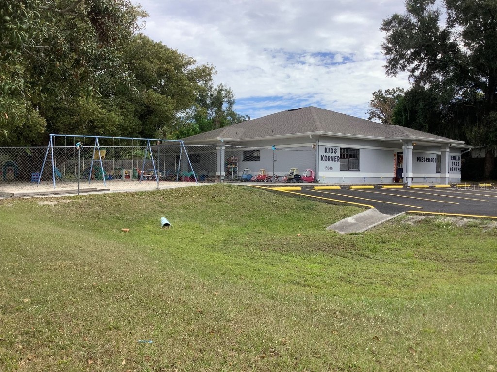 5814 8th St Zephyrhills FL 33542 TB8445750 image2