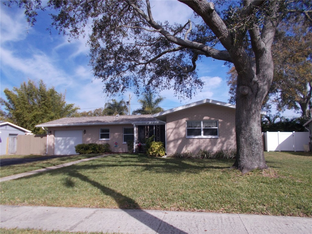 5817 30th Avenue N Saint Petersburg FL 33710 U8230380 image1