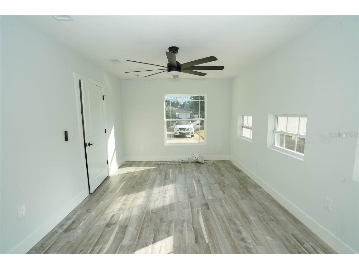 5817 Dartmouth Avenue N Saint Petersburg FL 33710 TB8443726 image15