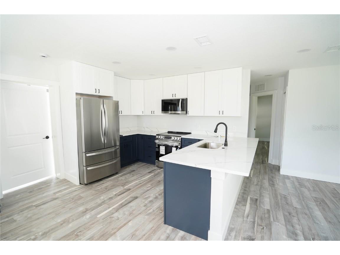 5817 Dartmouth Avenue N Saint Petersburg FL 33710 TB8443726 image2