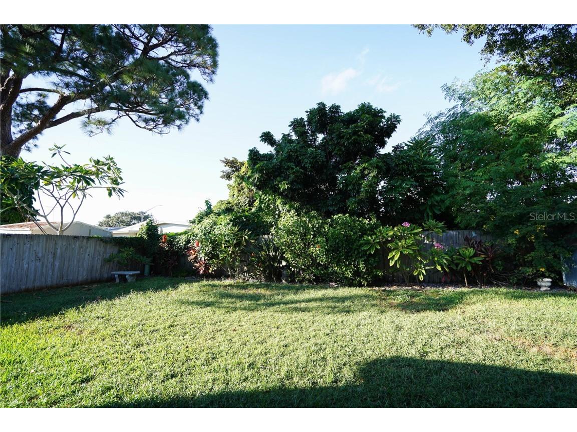 5817 Dartmouth Avenue N Saint Petersburg FL 33710 TB8443726 image29