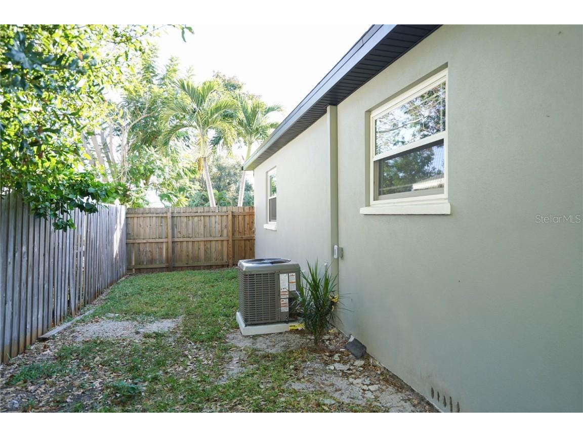 5817 Dartmouth Avenue N Saint Petersburg FL 33710 TB8443726 image30