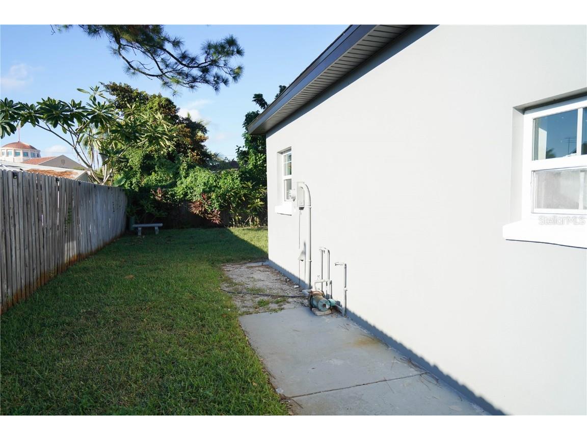 5817 Dartmouth Avenue N Saint Petersburg FL 33710 TB8443726 image32