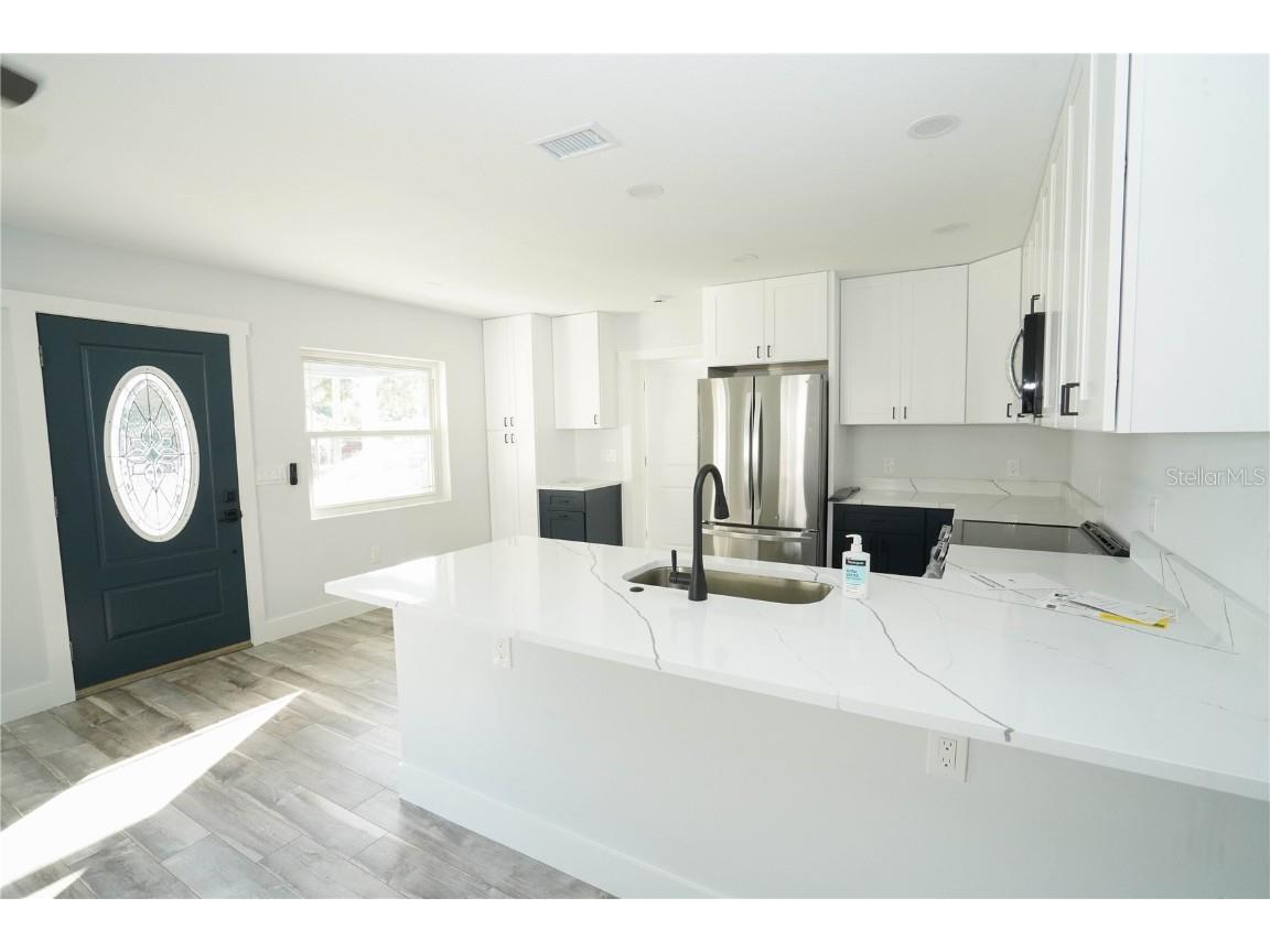 5817 Dartmouth Avenue N Saint Petersburg FL 33710 TB8443726 image5