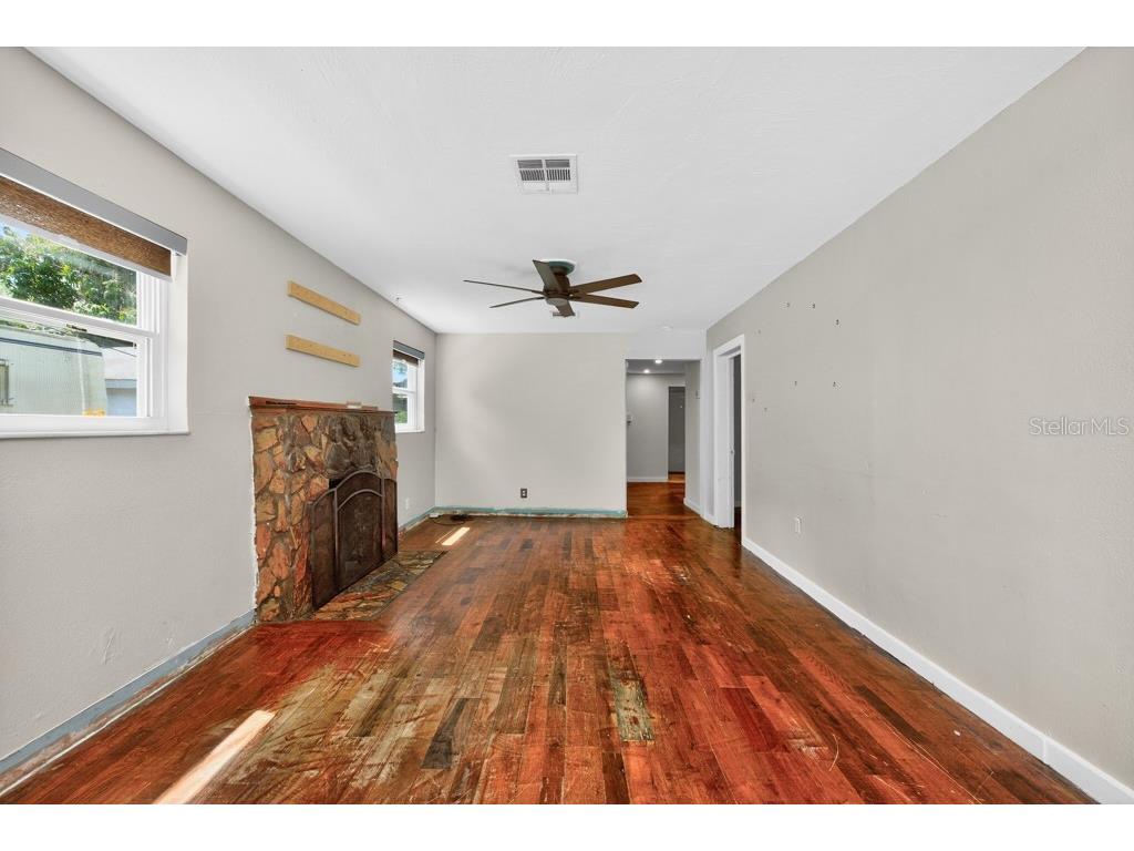 5818 39th Street N Saint Petersburg FL 33714 TB8494524 image2