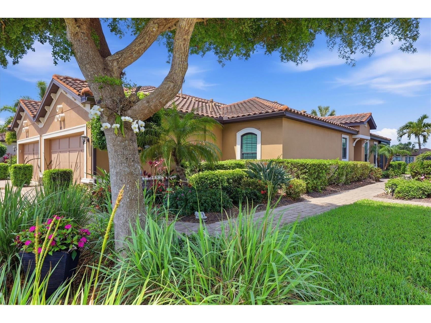 5819 Cavano Drive Sarasota FL 34231 A4691752 image2