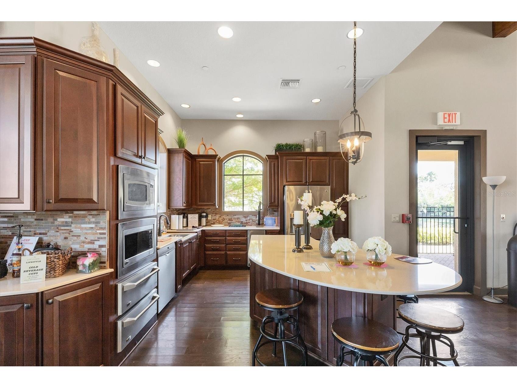 5819 Cavano Drive Sarasota FL 34231 A4691752 image51