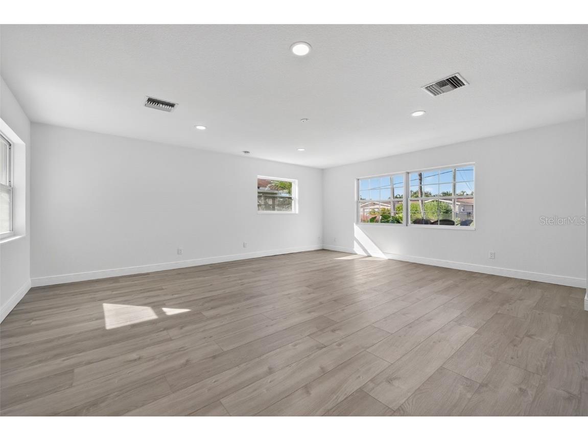 5819 Denver Street NE Saint Petersburg FL 33703 TB8449342 image10