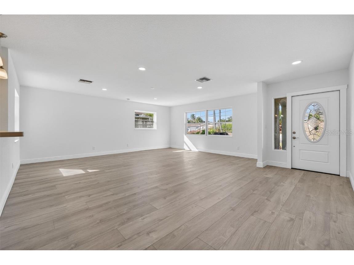 5819 Denver Street NE Saint Petersburg FL 33703 TB8449342 image13