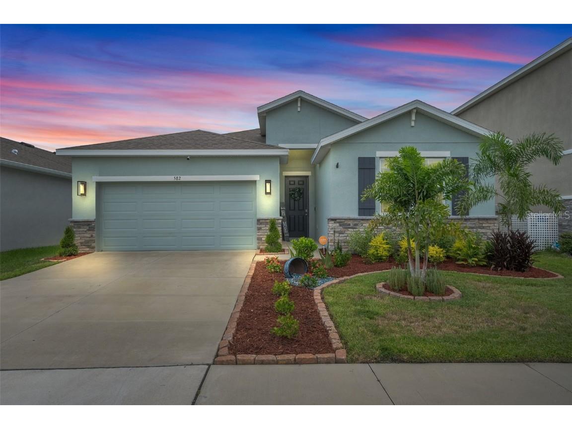 582 8th Street NW Ruskin FL 33570 W7873877 image1