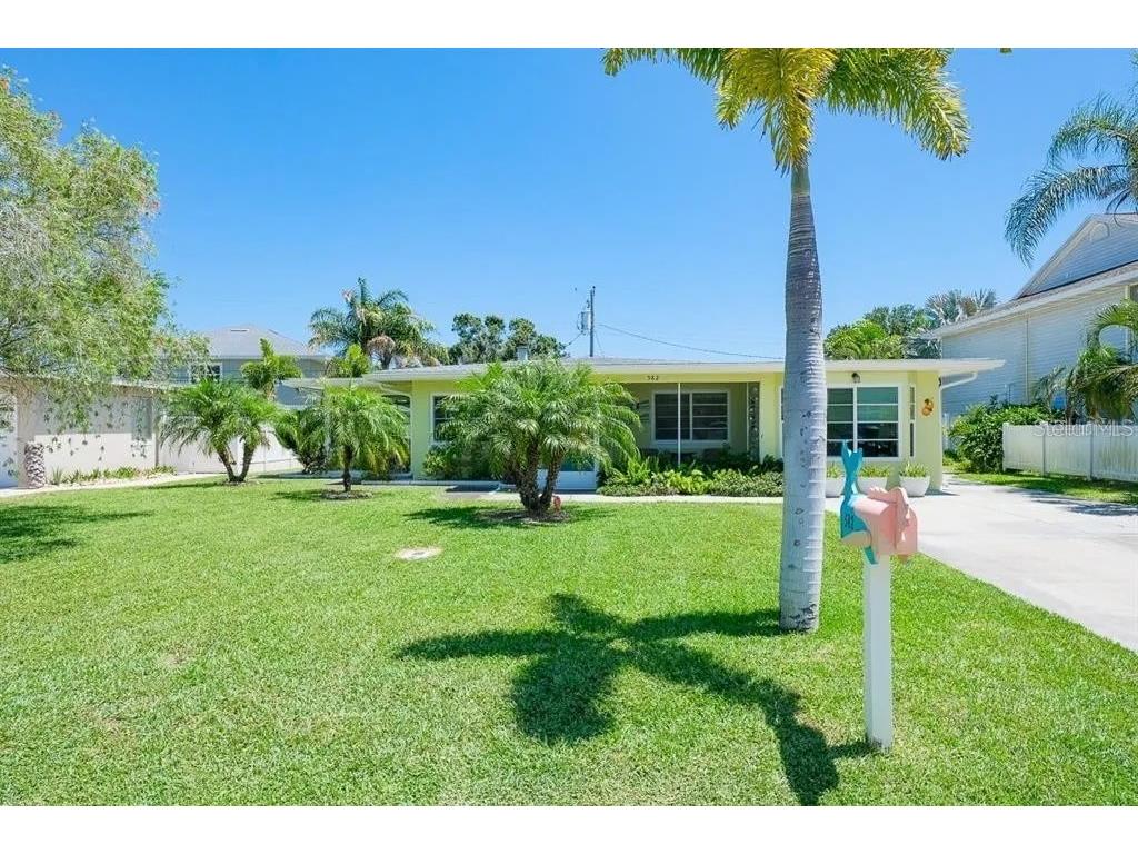 582 Baywood Drive S Dunedin FL 34698 U8229670 image1