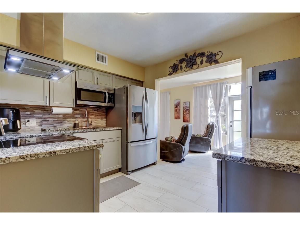 5820 43rd Terrace N #1406 Saint Petersburg FL 33709 V4941459 image2