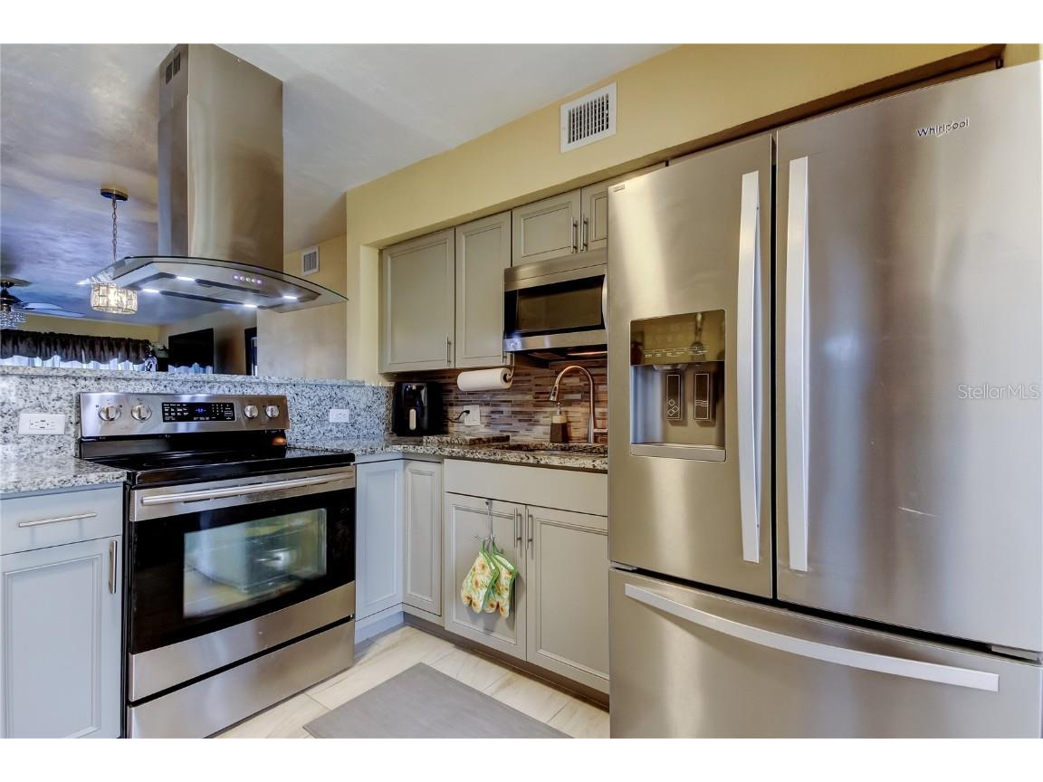 5820 43rd Terrace N #1406 Saint Petersburg FL 33709 V4941459 image4