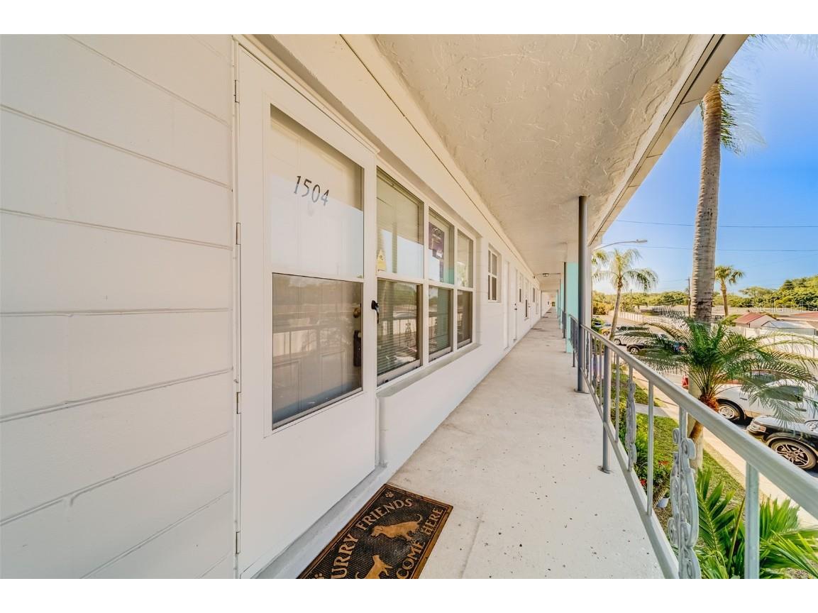 5820 43rd Terrace N #1504 Kenneth City FL 33709 U8194452 image1