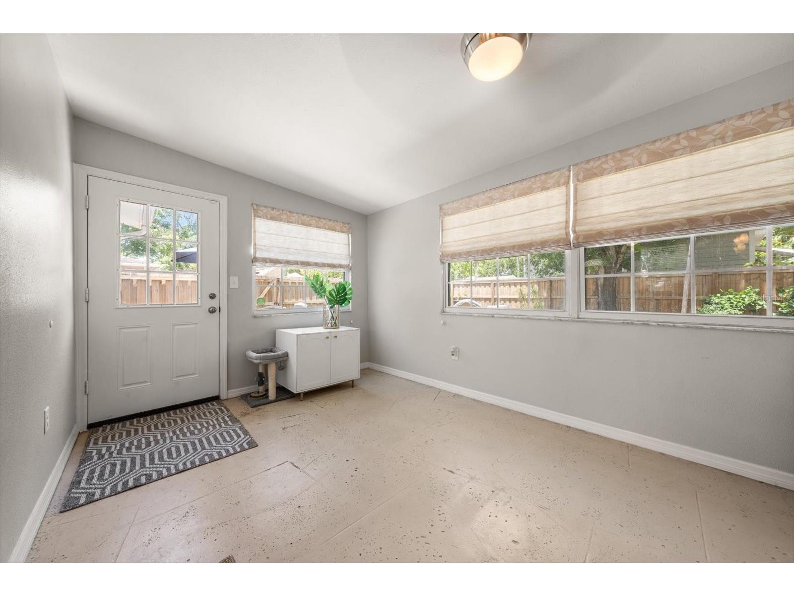 5820 Commonwealth Avenue N Saint Petersburg FL 33703 TB8528881 image34