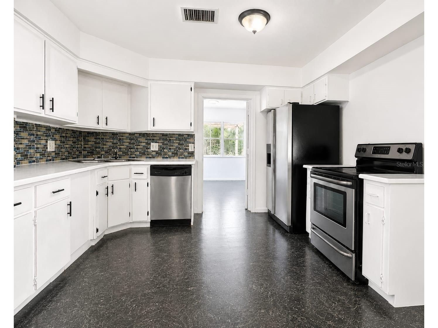 5820 Harrington Drive Orlando FL 32808 S5153445 image10