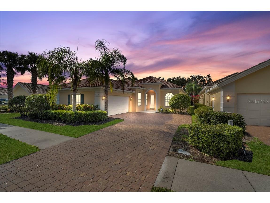 5821 Ferrara Drive Sarasota FL 34238 A4593321 image1